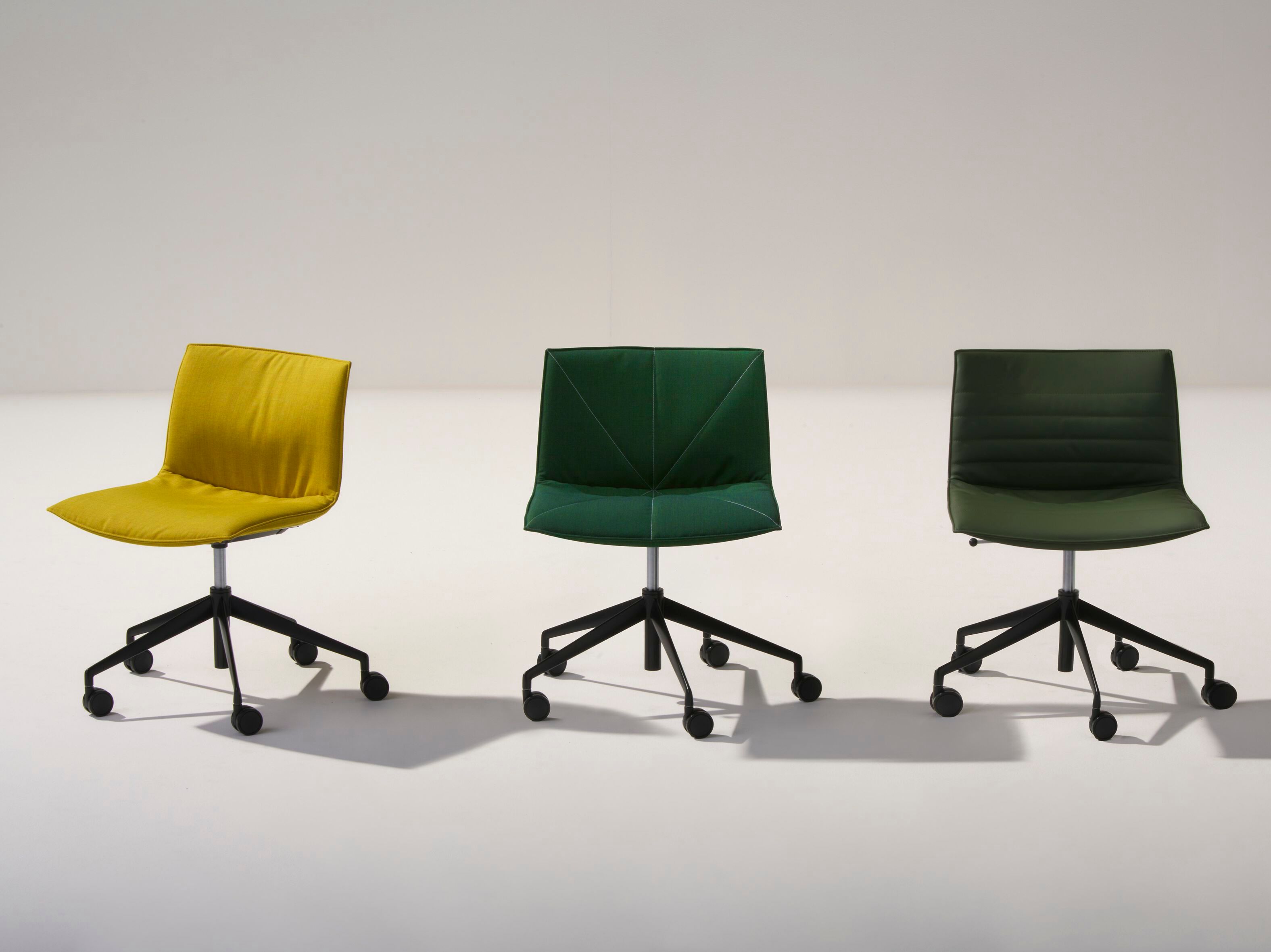 Офисное кресло из полипропилена с 5 спицами и колесами Arper Catifa (RE) 53 ARCH-00093977 - Вид №2