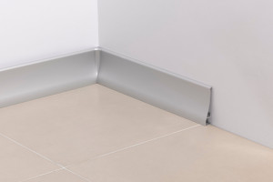 Алюминиевый плинтус