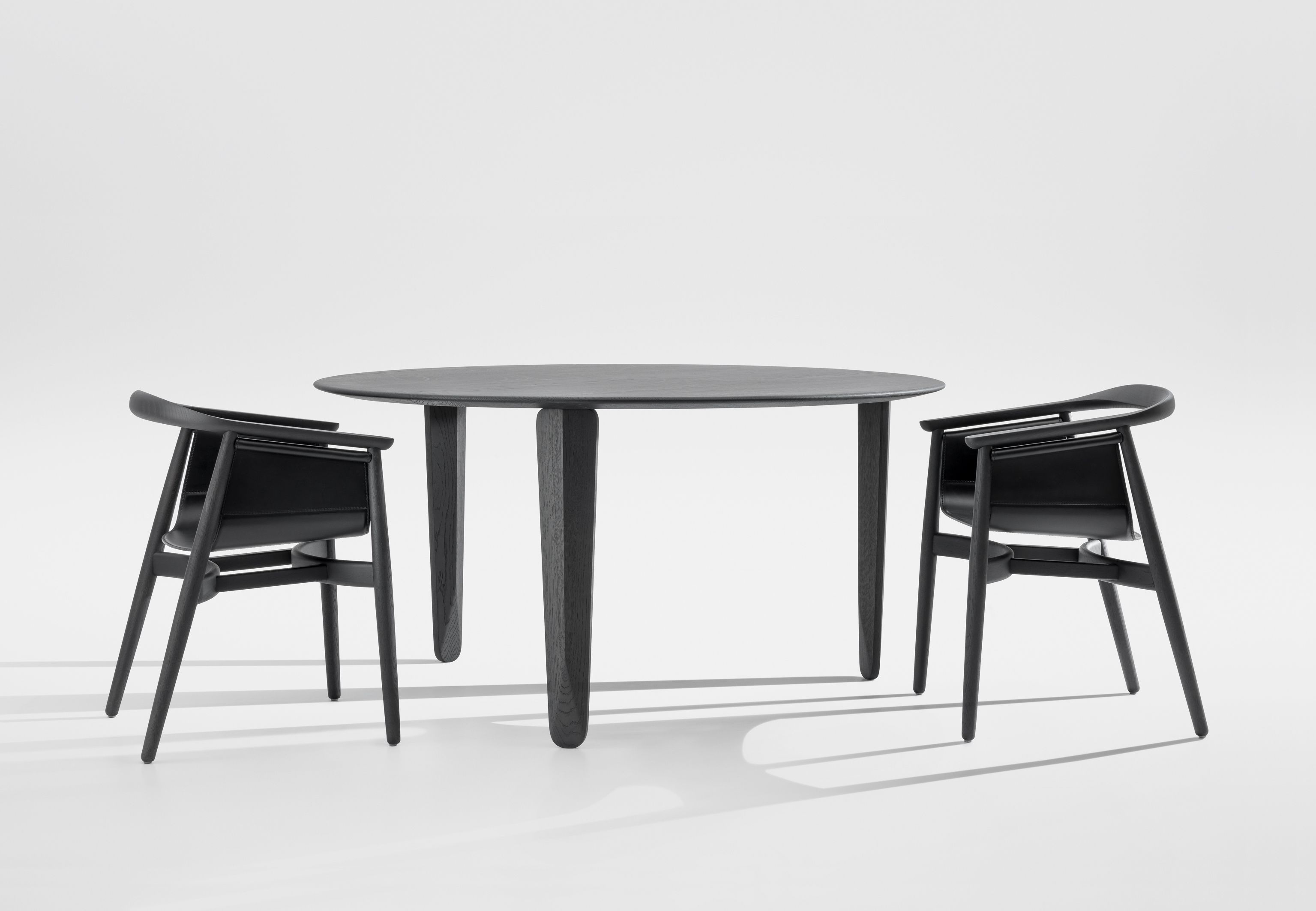 Круглый обеденный стол из массива дерева ZEITRAUM Kuyu ARCH-00133086 - Вид №1