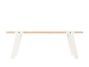 Деревянная скамья