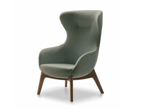 Кресло с высокой спинкой