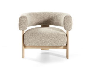 Тканевое кресло с подлокотниками