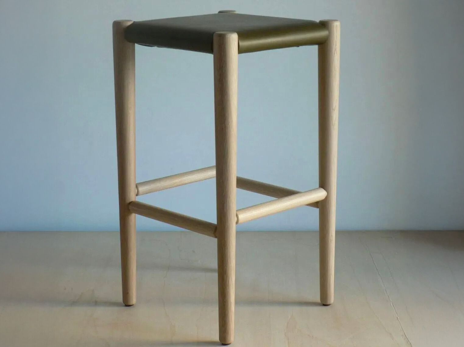 Табурет с подставкой для ног Temps Libre S3 ARCH-00103261