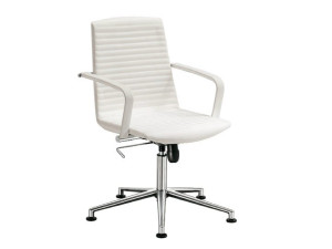 Офисное кресло руководителя