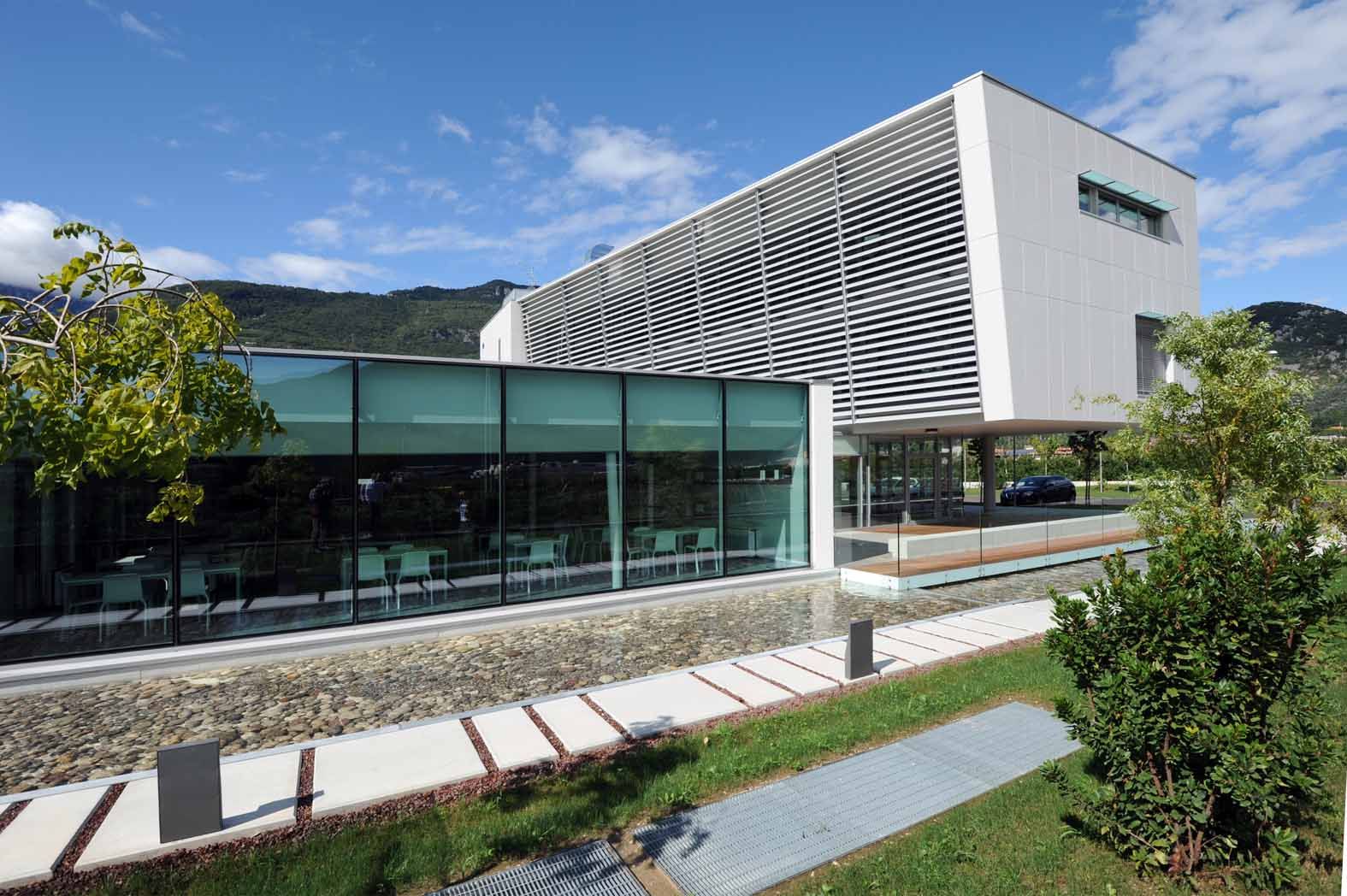 Фасадные и кровельные панели из армированного волокном бетона SWISSPEARL Swisspearl® ARCH-00046860 - Вид №30