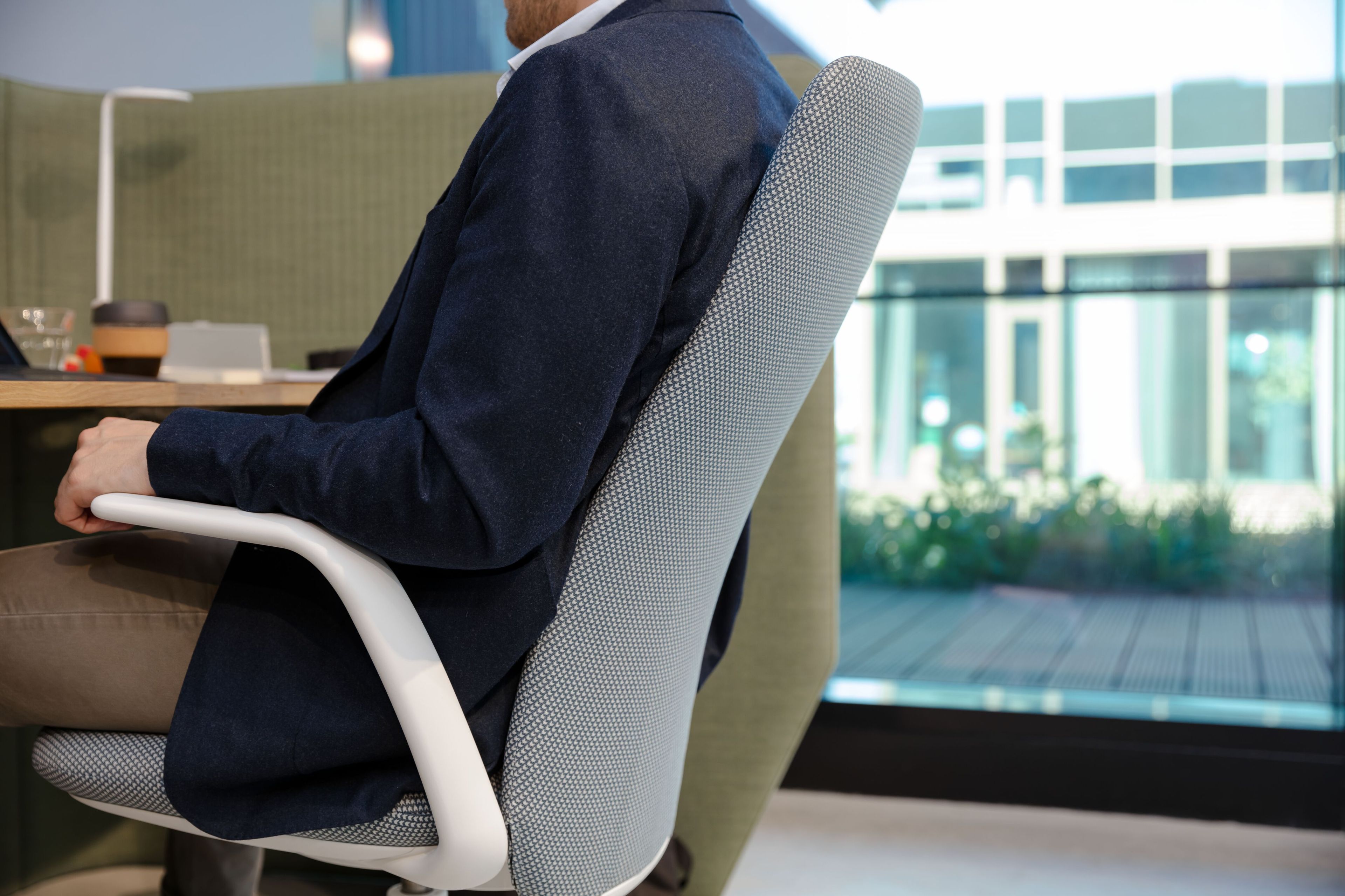 Офисное кресло с высокой спинкой Haworth NIA ARCH-00032055 - Вид №7