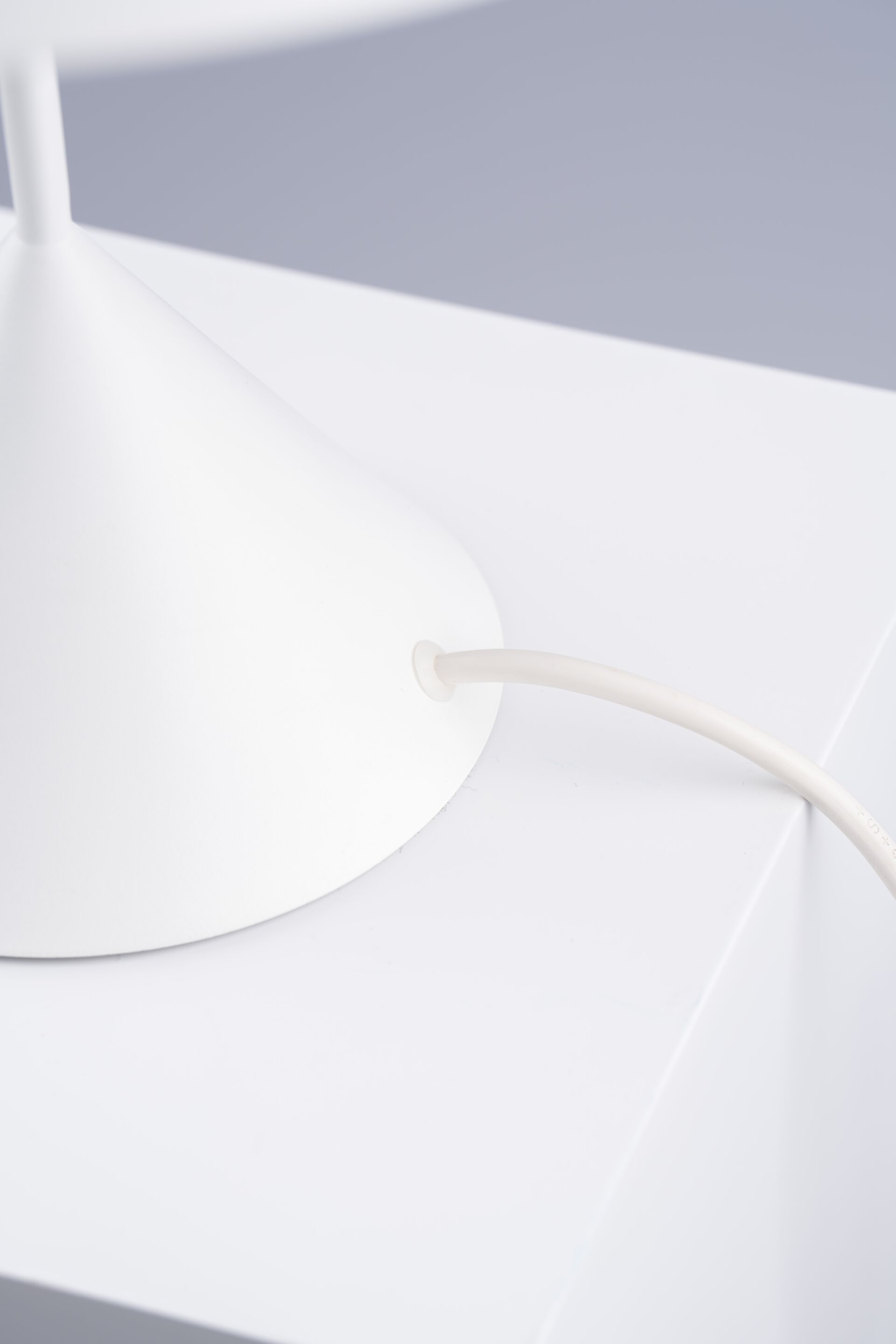 Регулируемая металлическая настольная лампа Vertigo Bird воронка ARCH-00114797 - Вид №2