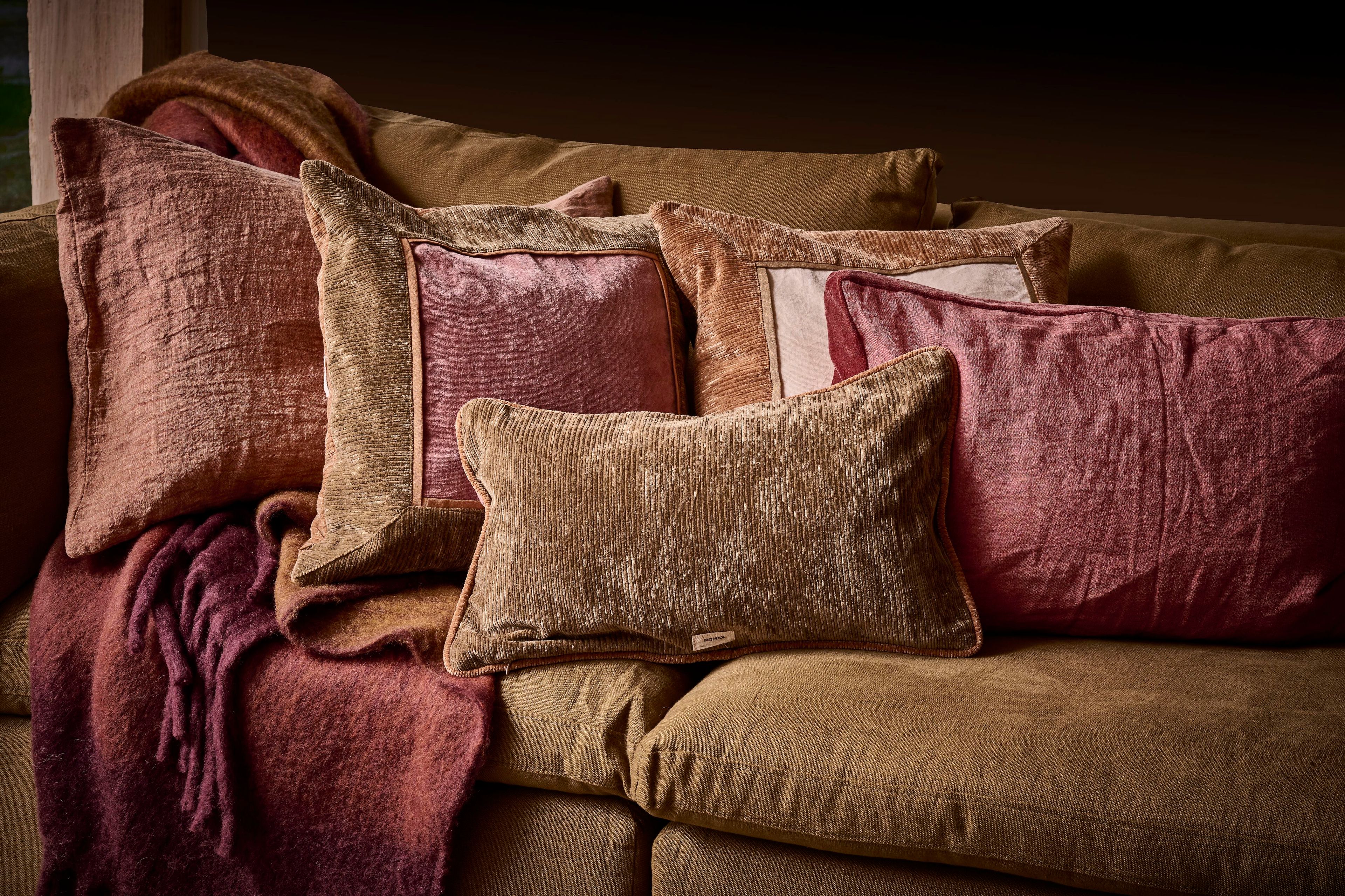 Бархатная квадратная подушка POMAX PIONI ARCH-00018924 - Вид №4