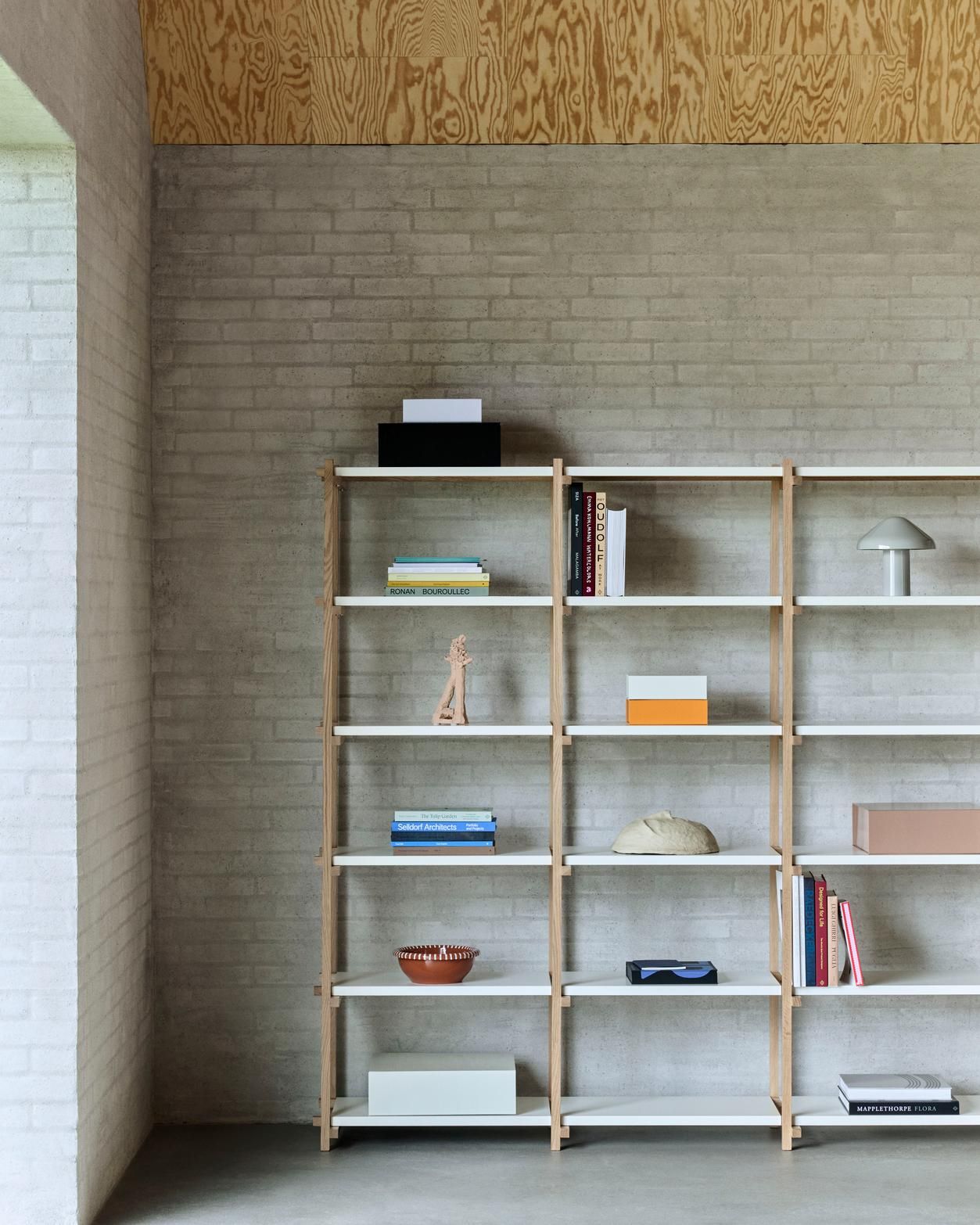Деревянный книжный шкаф Hay Woody ARCH-00147534 - Вид №14