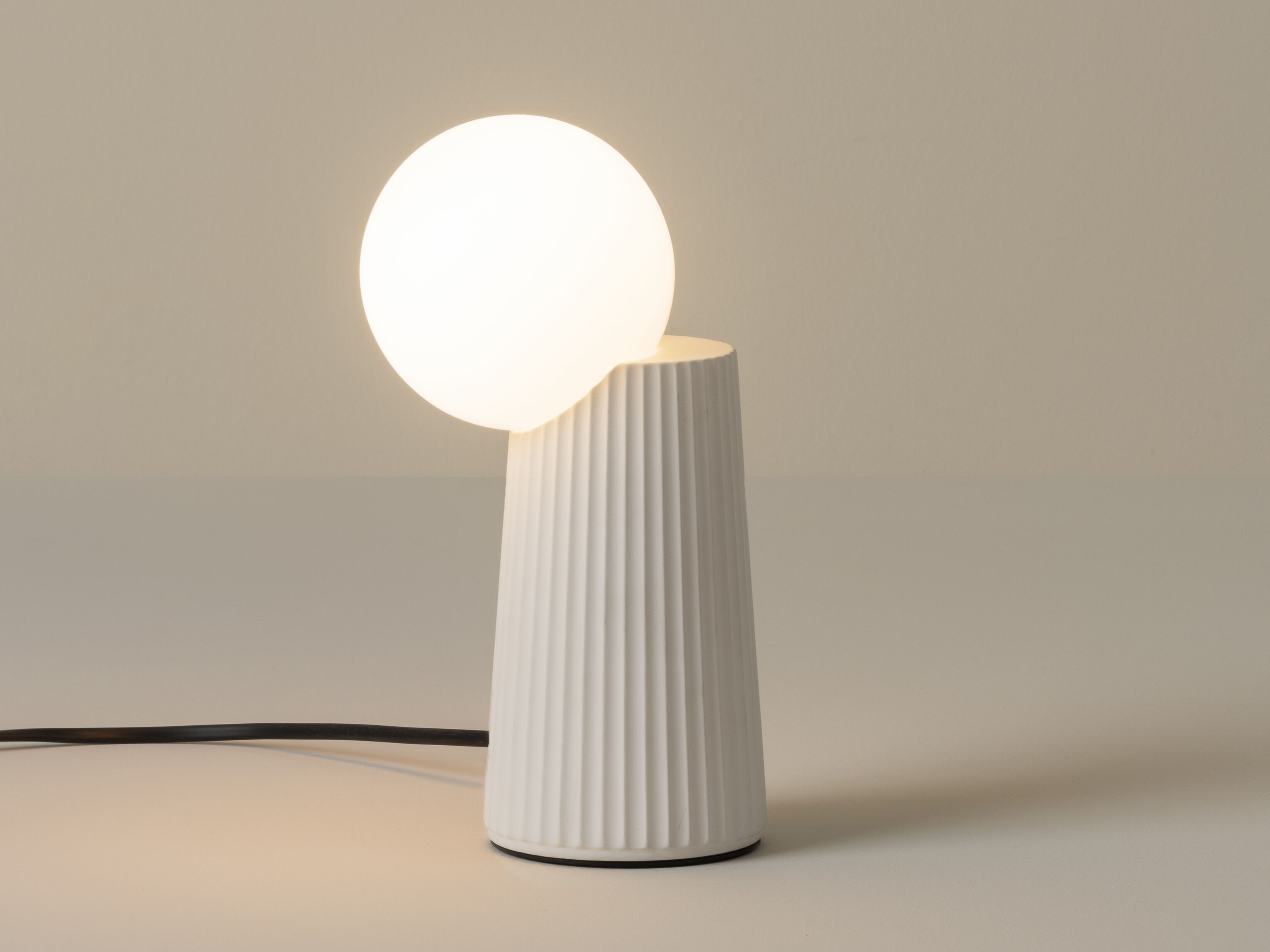 Светодиодная настольная лампа из глины Milan Iluminacion LAND ARCH-00063970 - Вид №1