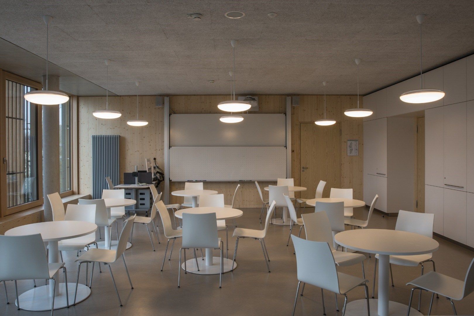 Светодиодный подвесной светильник Louis Poulsen Silverback ARCH-00115985 - Вид №1