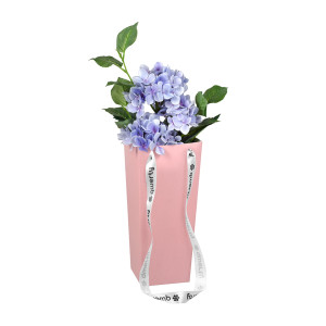 Пакет для цветов "Призма" высота 35 см розовый, с ручками QWERTY