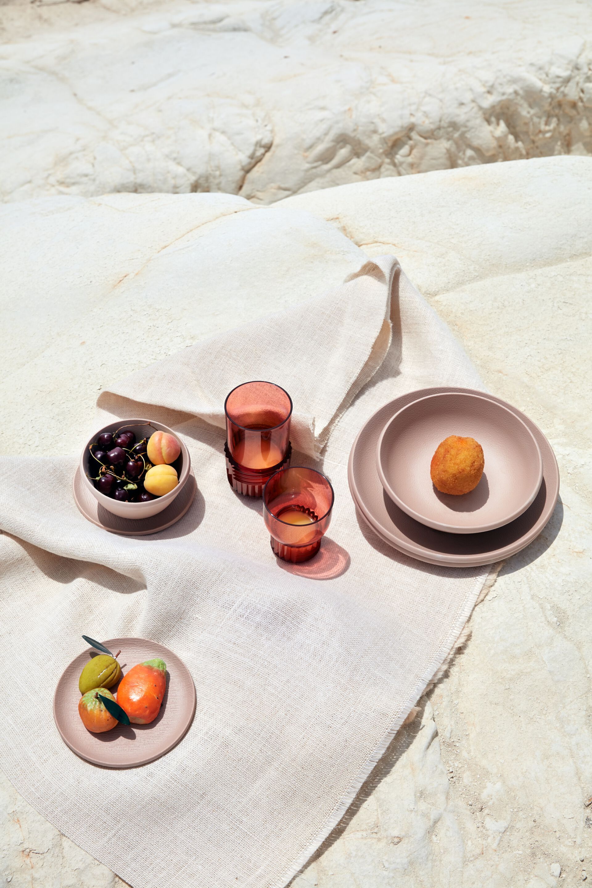 Набор десертных тарелок из меламина Kartell сюжет ARCH-00132979 - Вид №3