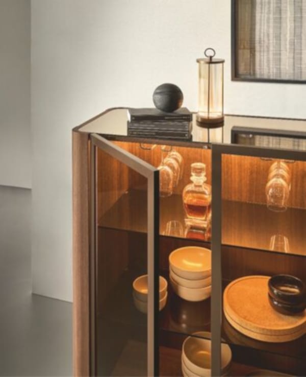 Витрина из грецкого ореха со встроенным освещением RIFLESSI ARCH-00041825 - Вид №1