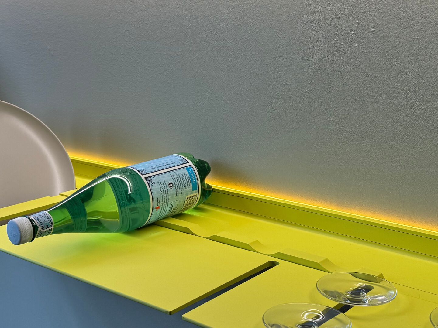 Алюминиевый держатель бутылки / полка Strackk WINE BOTTLE HOLDER ARCH-00074154 - Вид №1