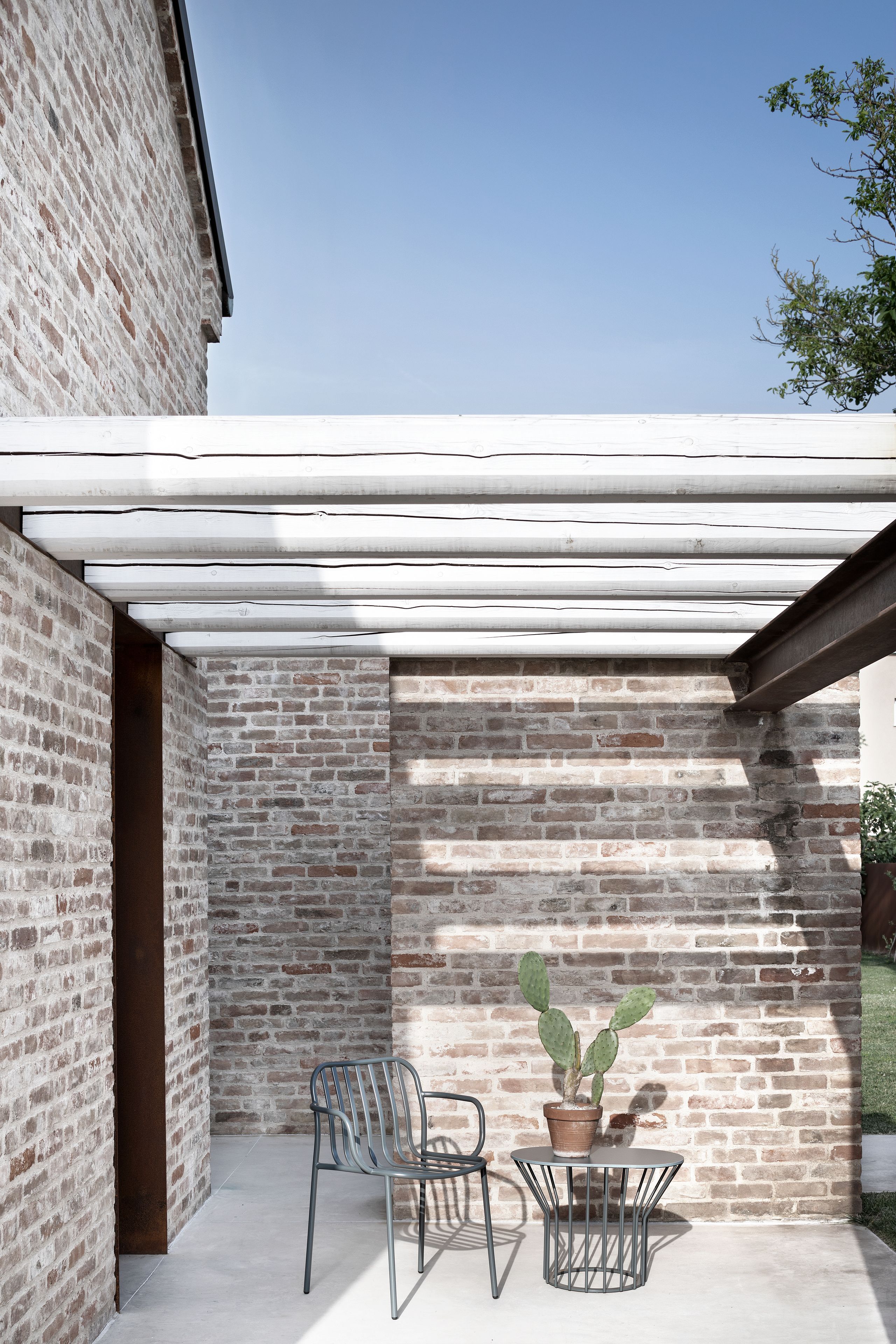 Металлический штабелируемый стул с открытой спинкой TrabA' Metis ARCH-00141371 - Вид №14