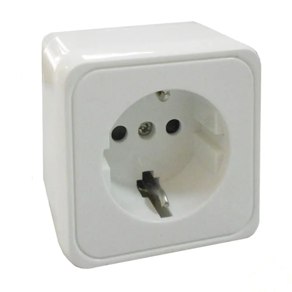 Розетка LK STANDARD, с заземлением со шторками, белая STLM-2105103