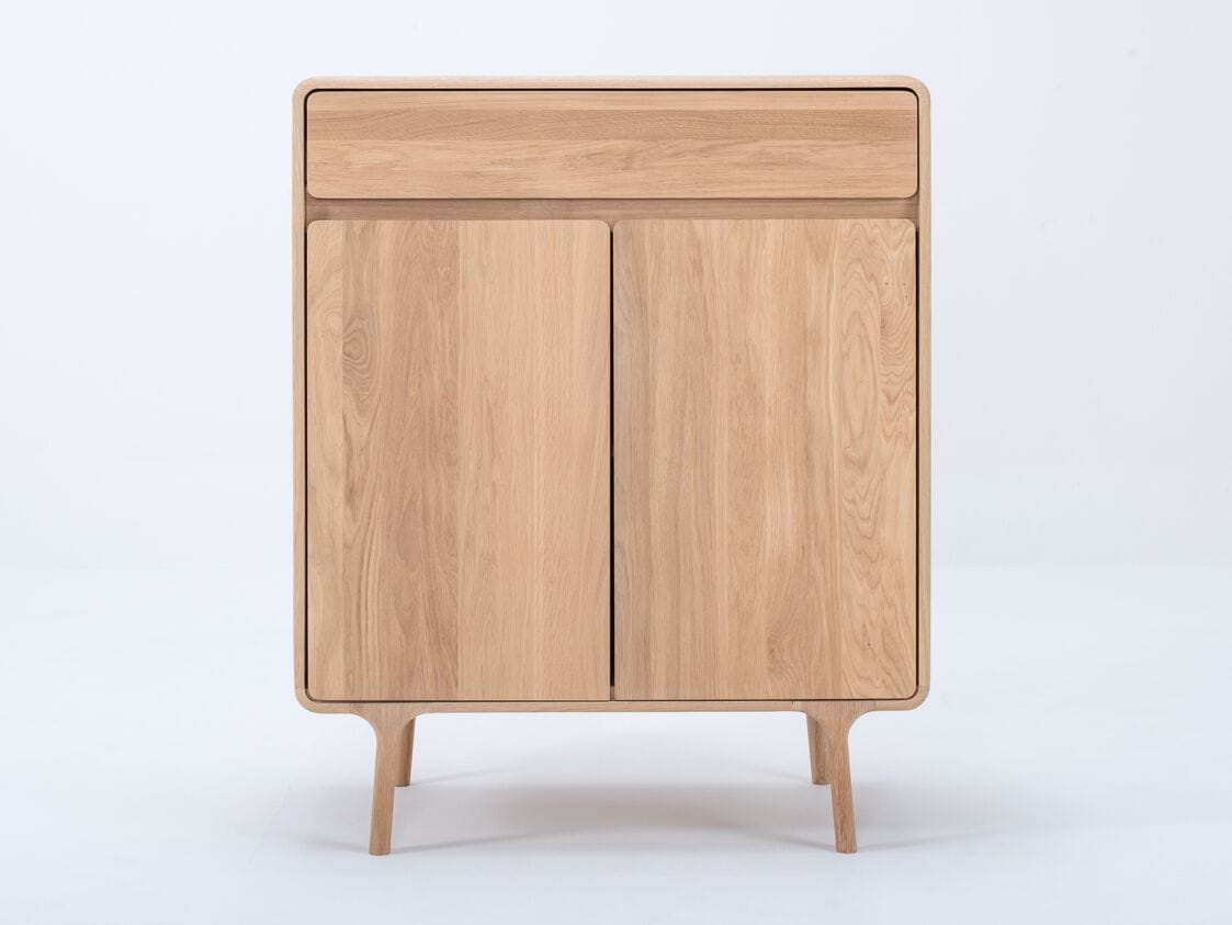 Шкаф из дуба с распашными дверцами Gazzda Fawn ARCH-00118896