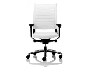 Мягкое вращающееся кресло с откидывающейся спинкой