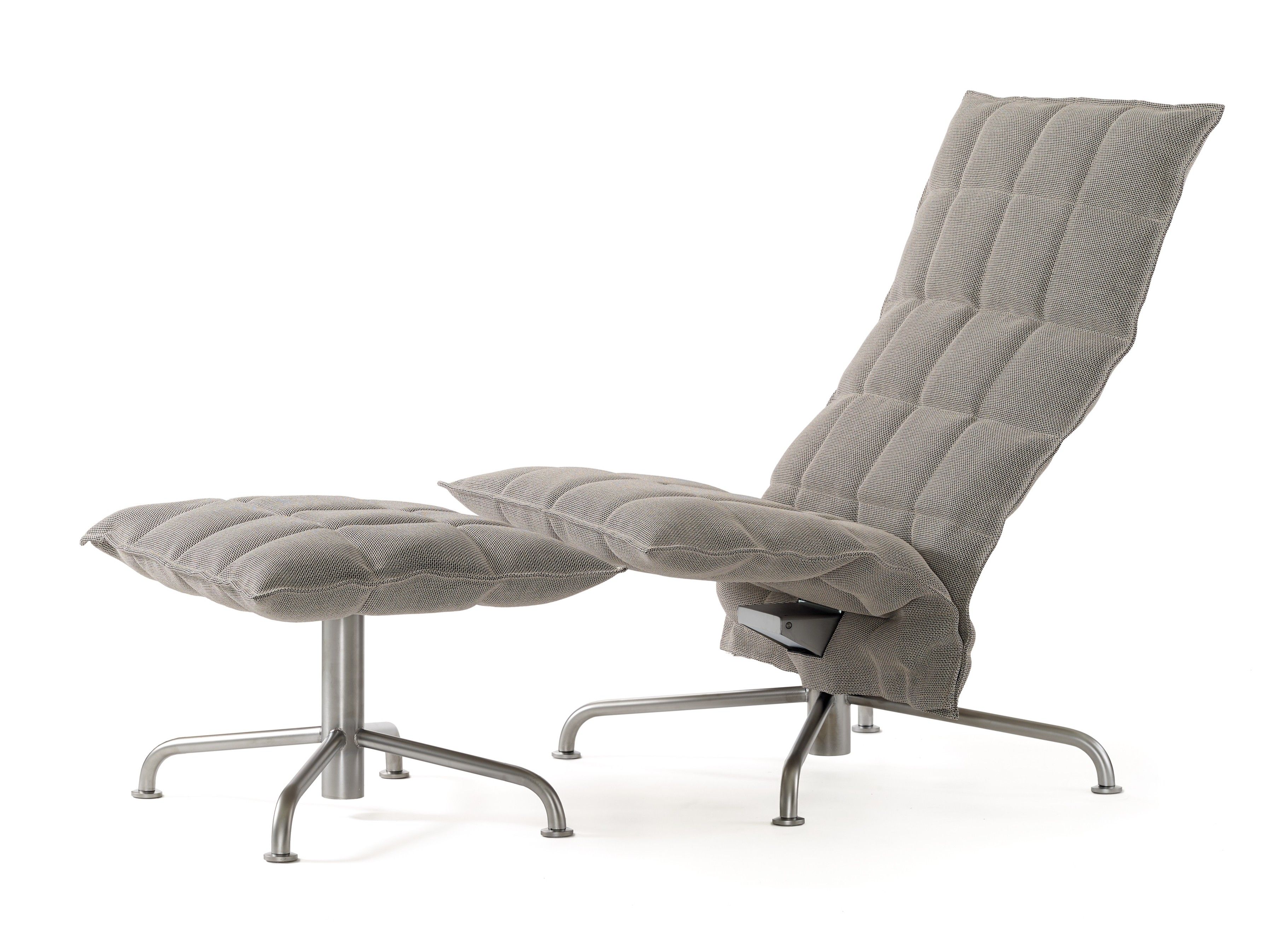 Тканевое вращающееся кресло с подставкой для ног Woodnotes K Chair ARCH-00086977