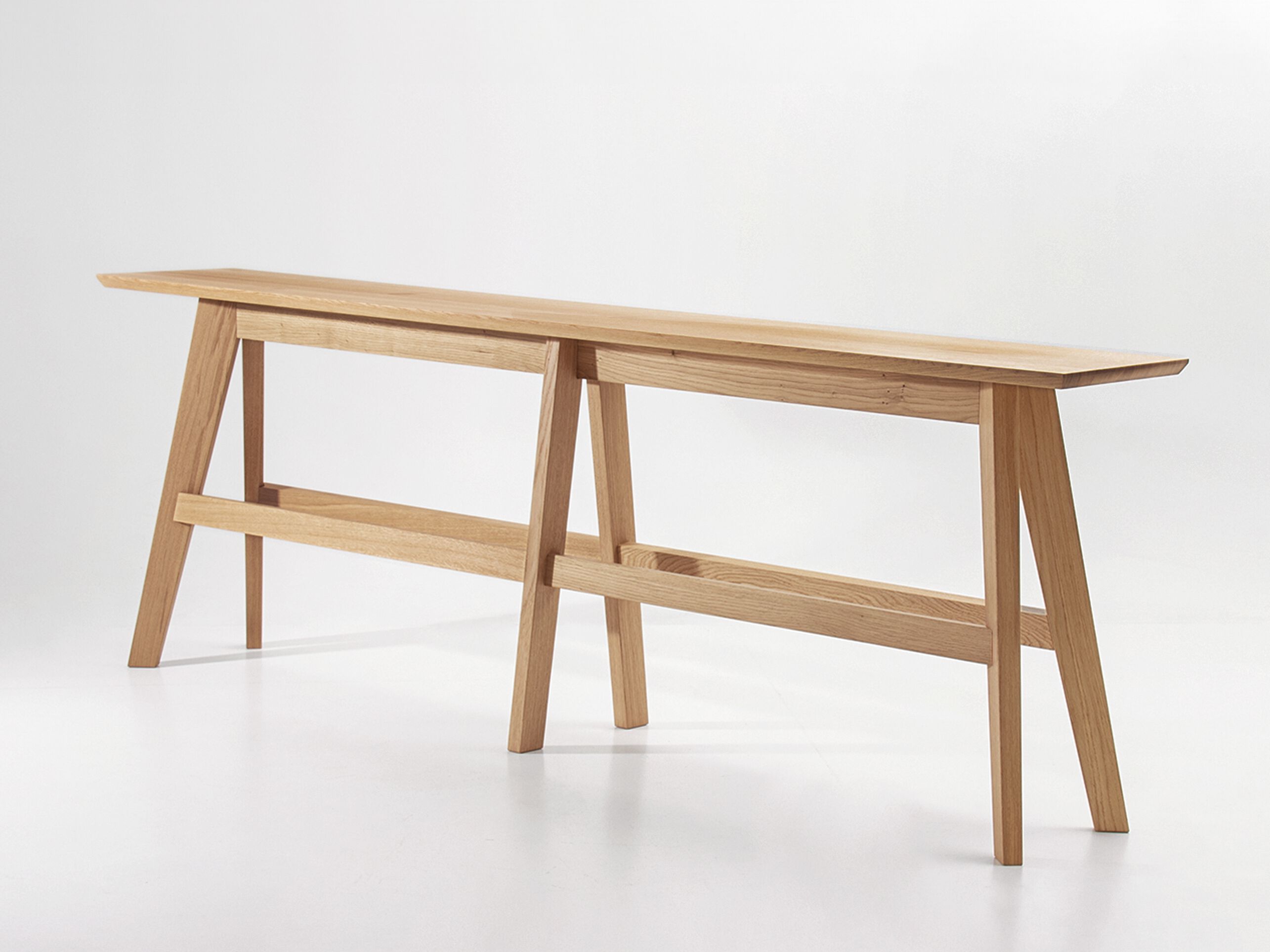 Высокая скамейка из массива дерева ZEITRAUM ужин ARCH-00043331