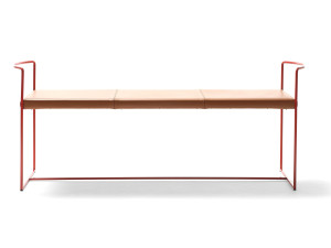 Скамейка из окрашенной стали и кожи