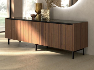 Шкаф из шпона с распашными дверями