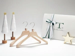 Toscanini Вешалка из бука Luxury hangers gift boxes