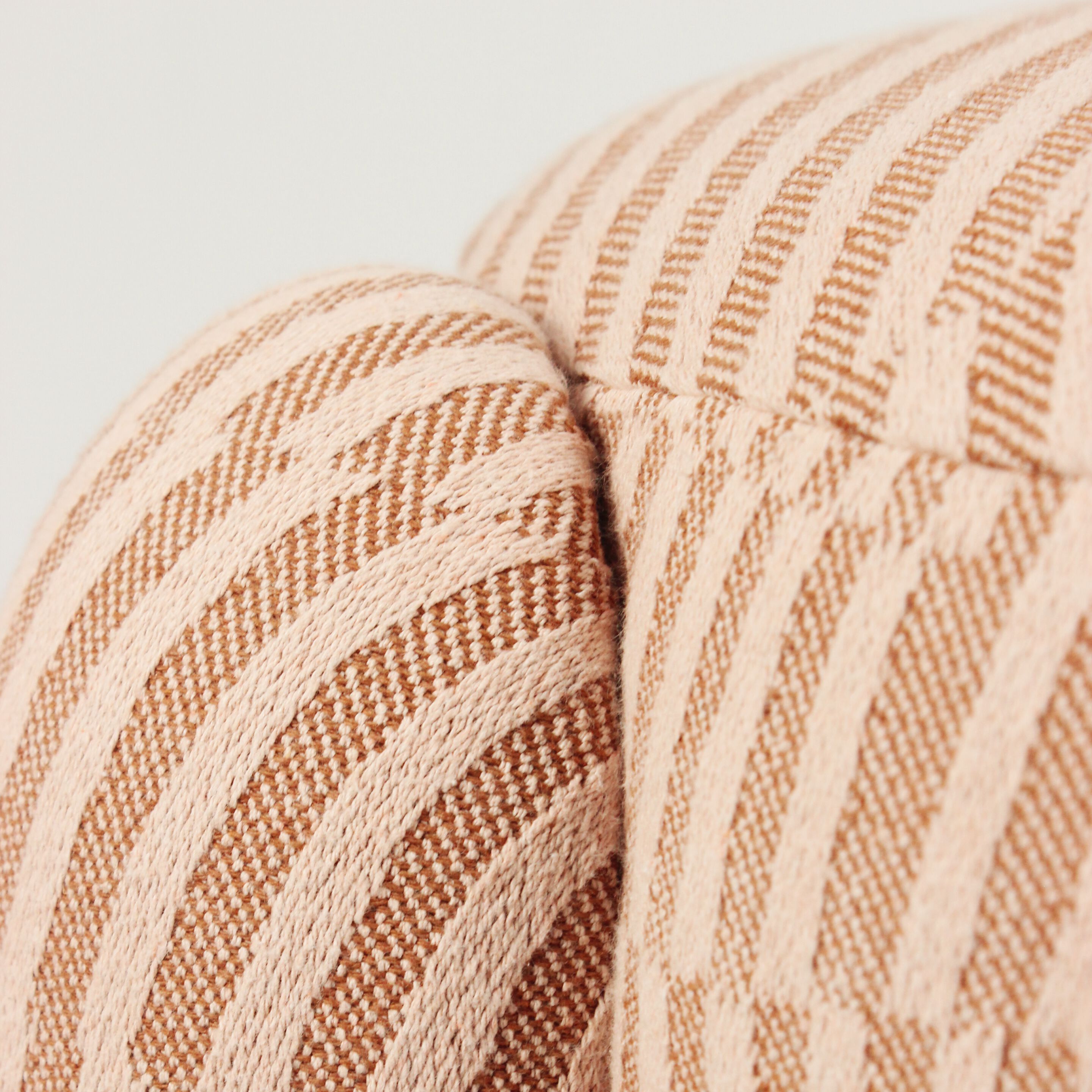 Бархатный пуф DOOQ Marlon ARCH-00082372 - Вид №10