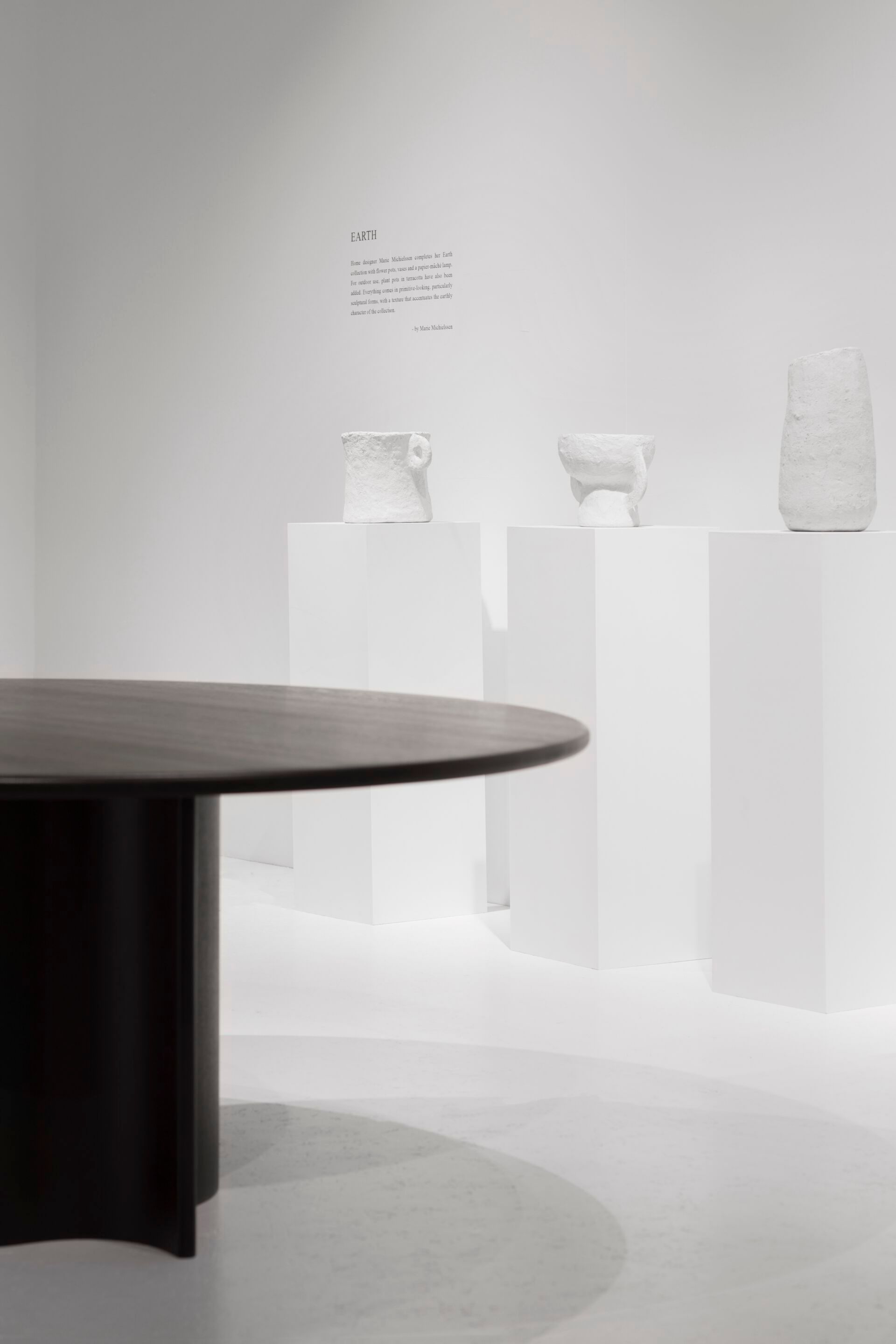 Круглый стол Serax Marie Furniture ARCH-00015920 - Вид №2