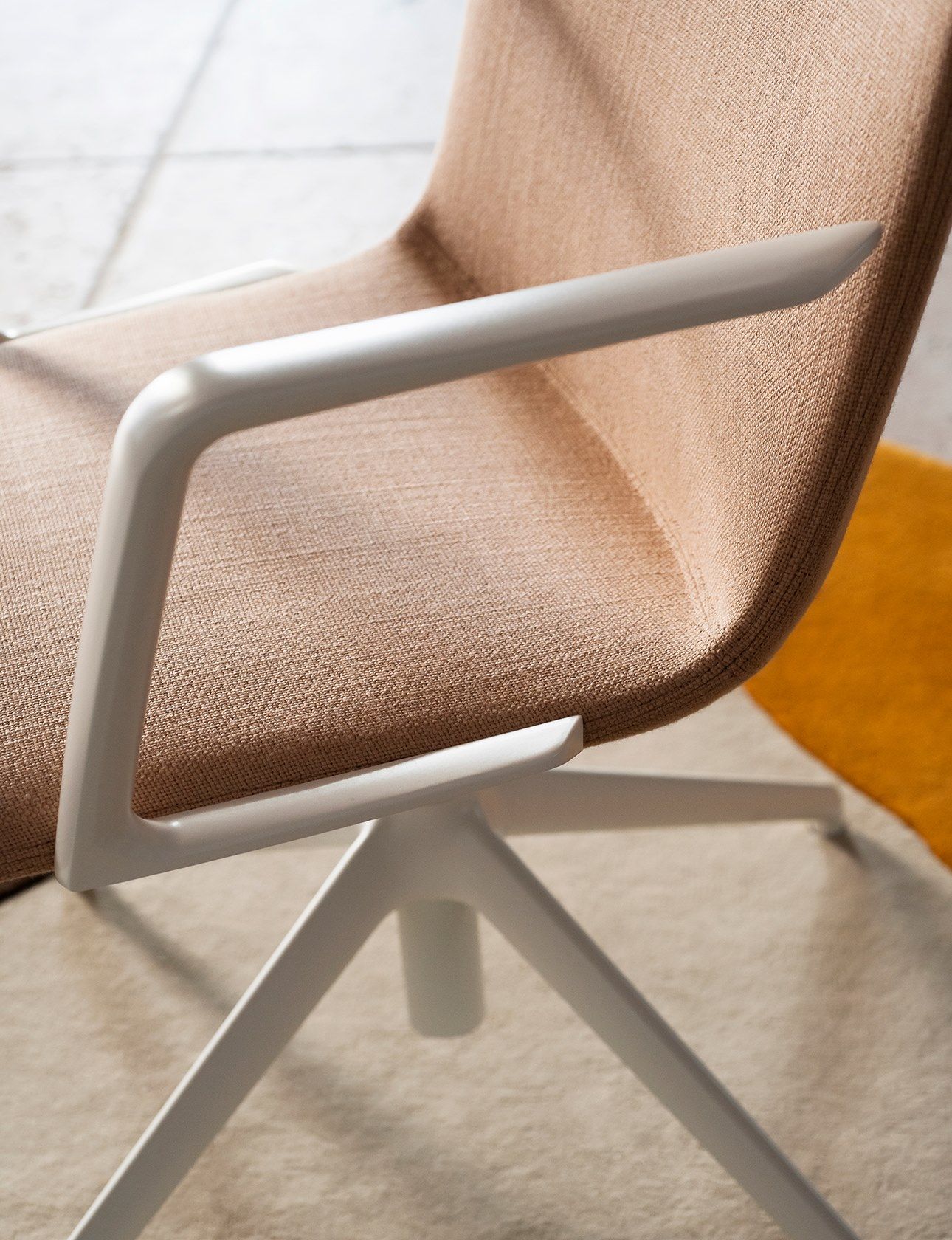 Поворотный операционный офисный стул с подлокотниками на насесте Desalto CALUM OFFICE TASK ARCH-00088676 - Вид №7