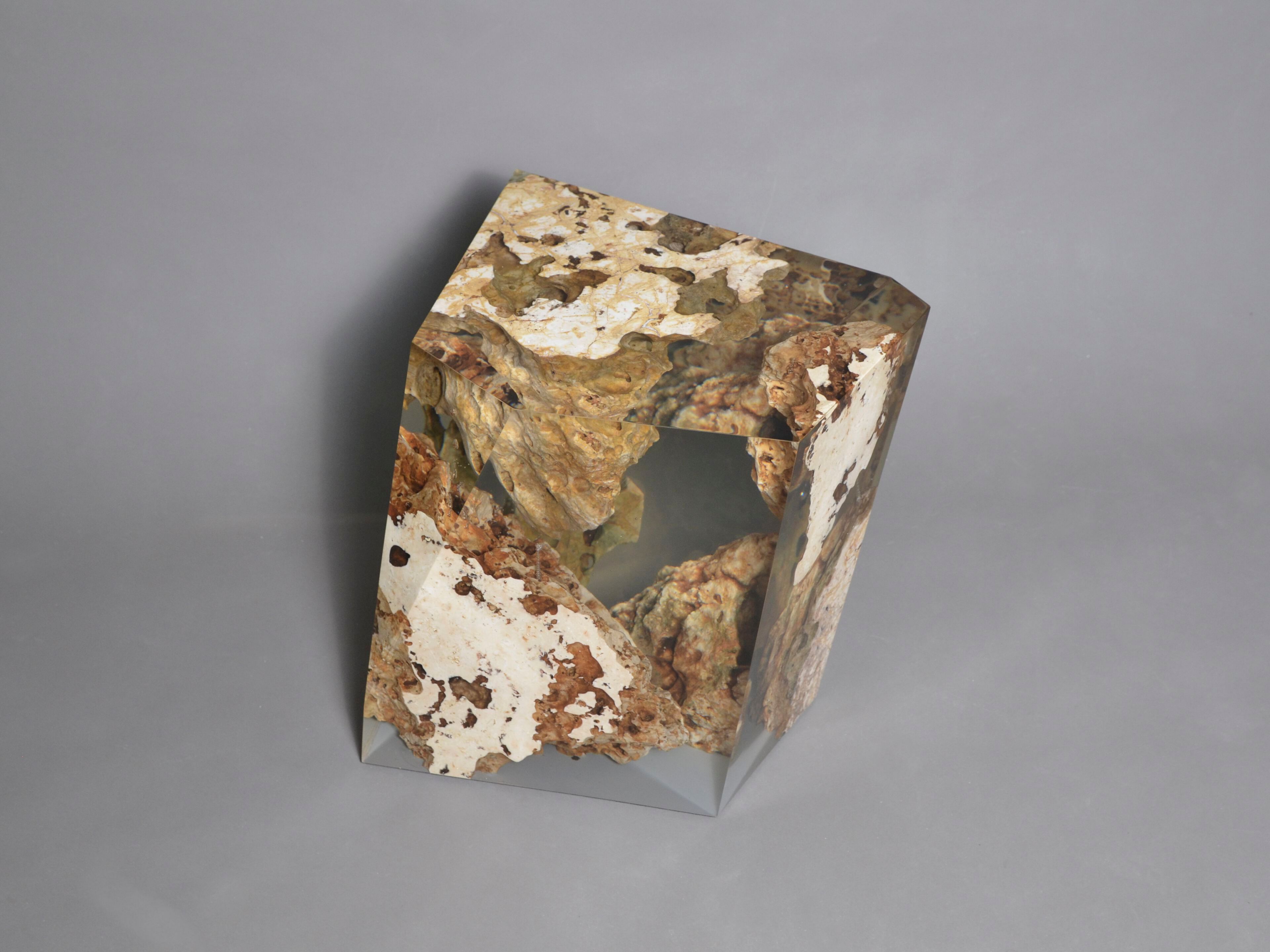 Журнальный столик / табурет из карстового камня и смолы alcarol Geomorphic 2023 ARCH-00033696 - Вид №5