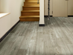 Нескользящий виниловый пол с эффектом дерева