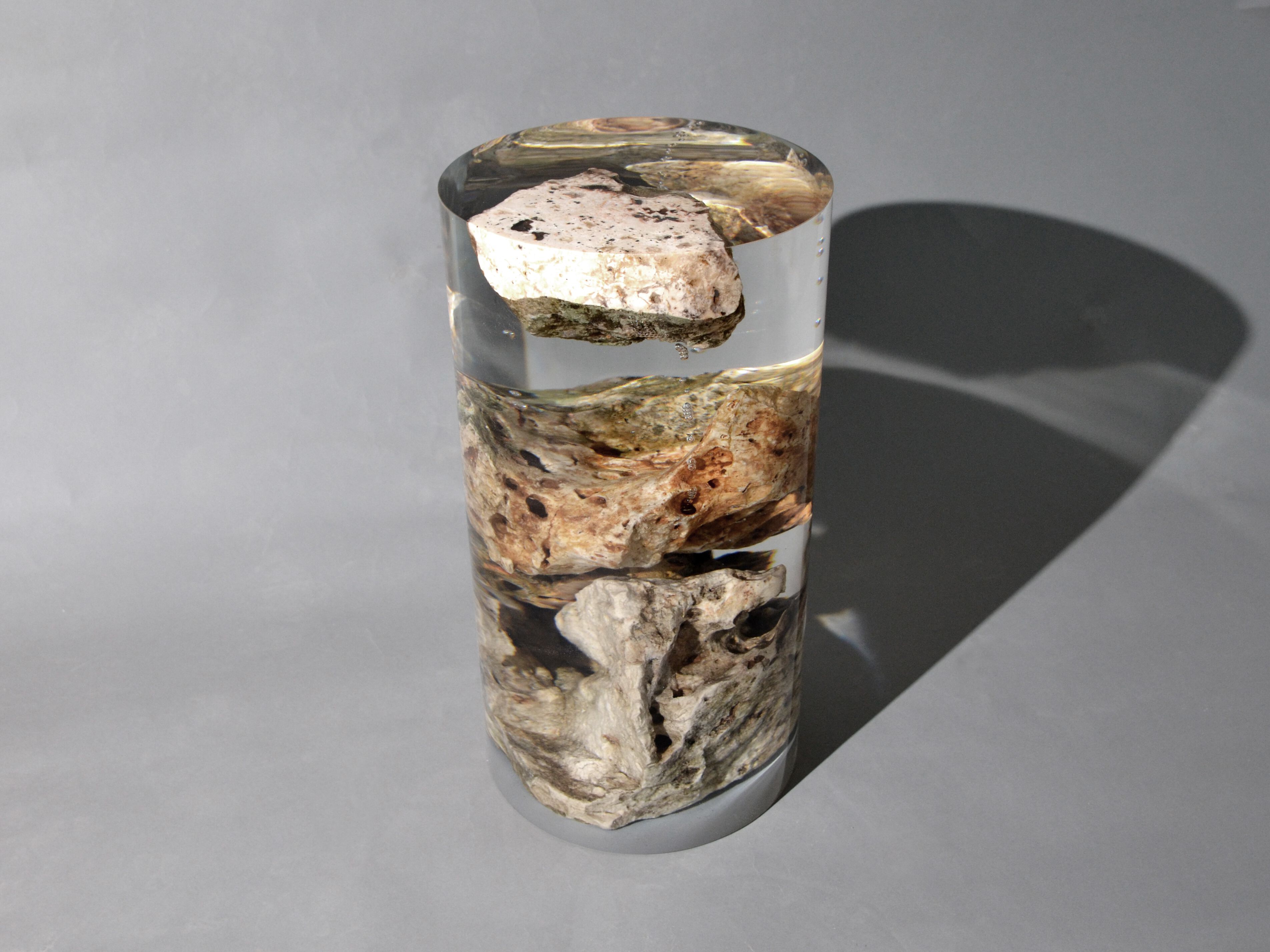 Табурет / журнальный столик из карстовой породы и смолы alcarol Bedrock ARCH-00101503 - Вид №6