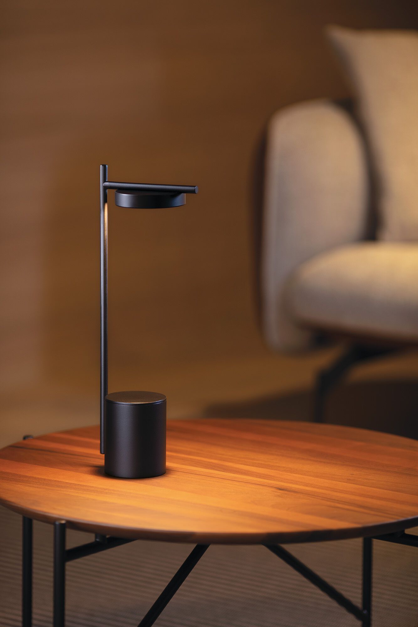 Настольная лампа с зарядкой от USB Grupa Igram ARCH-00107755 - Вид №7