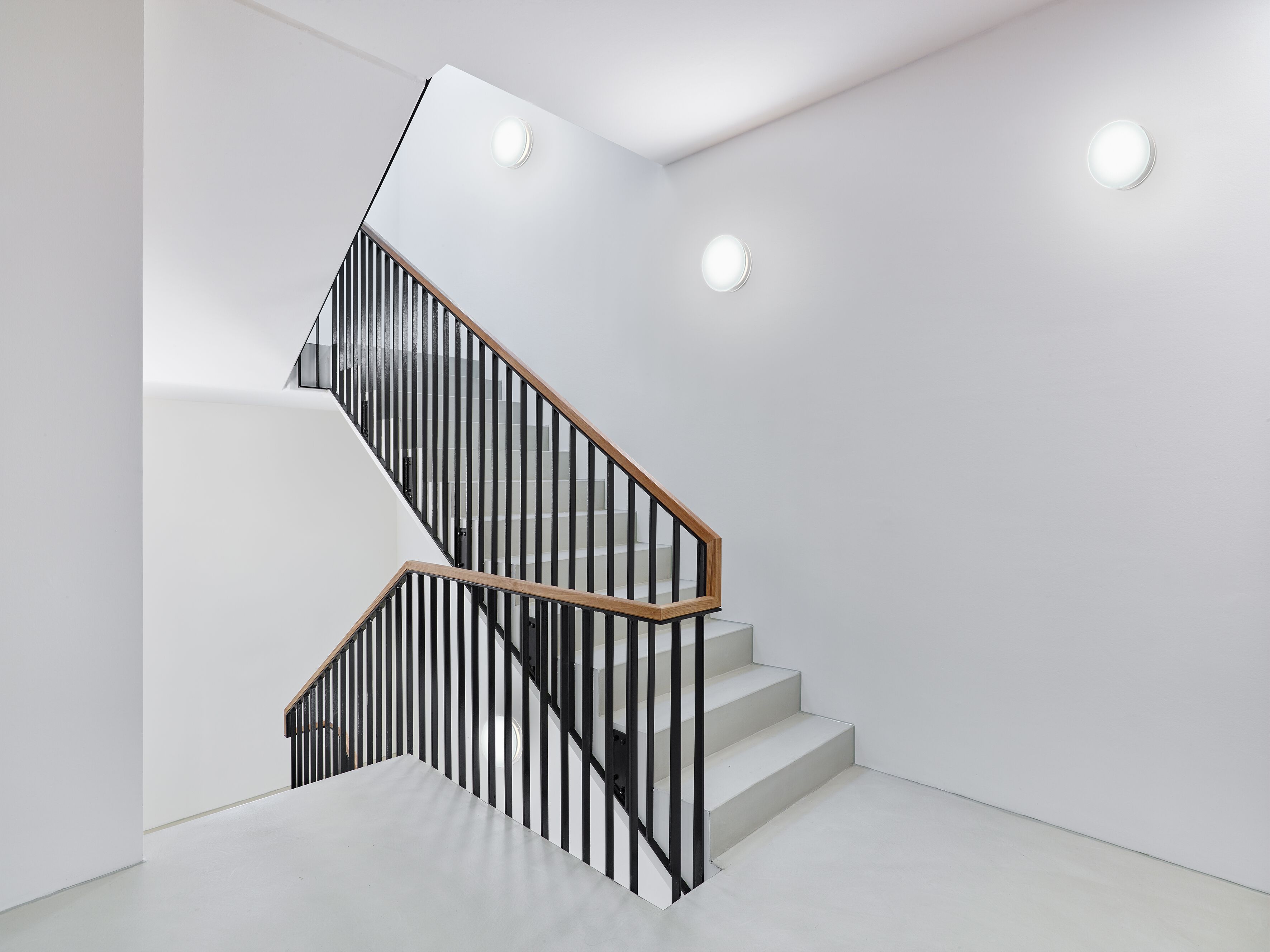 Алюминиевый и стеклянный светодиодный настенный светильник serien.lighting LYD ARCH-00043621 - Вид №4