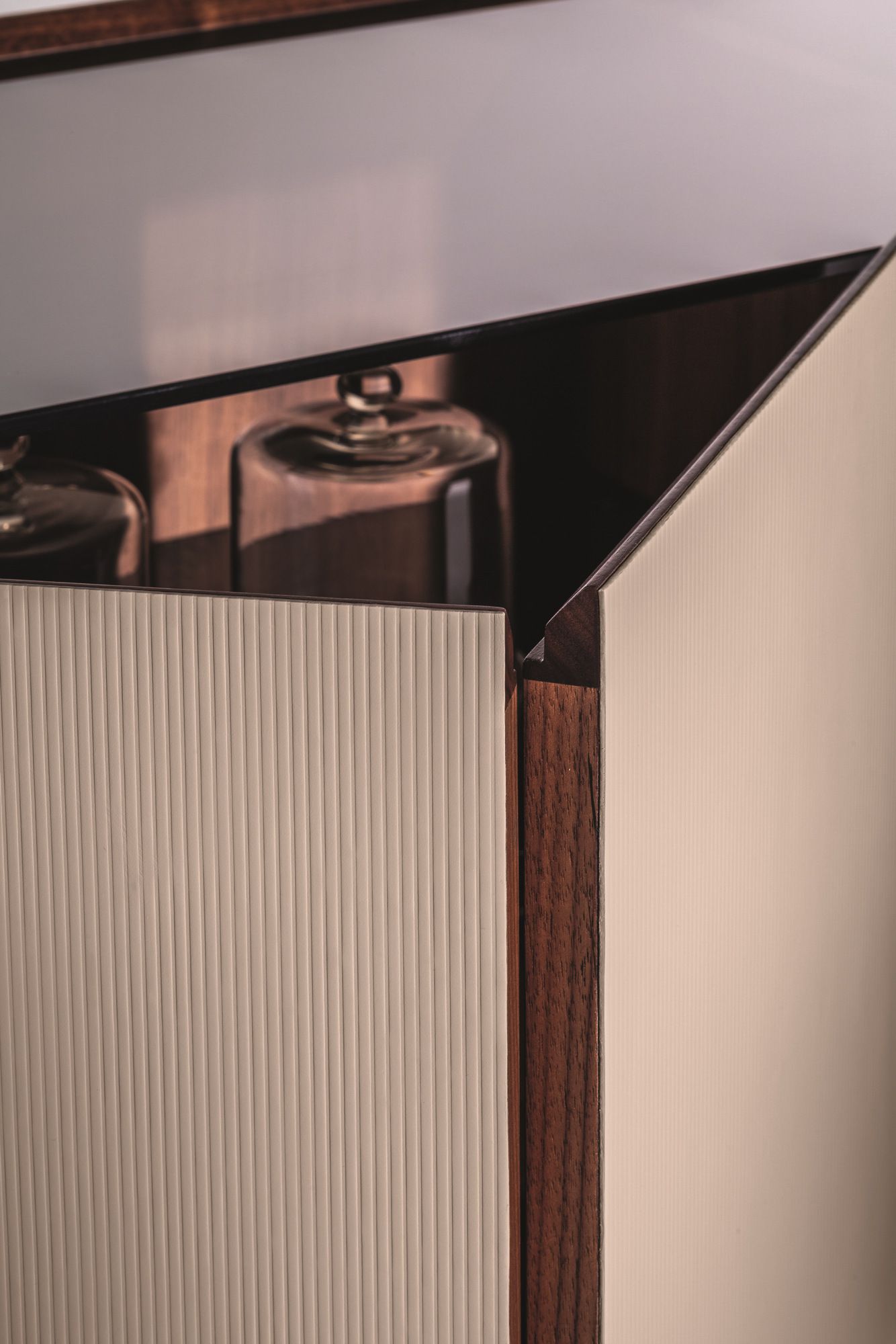 Шкаф с кожаной обивкой и мраморной столешницей Poltrona Frau коллекция-мебель и аксессуары ARCH-00147073 - Вид №5