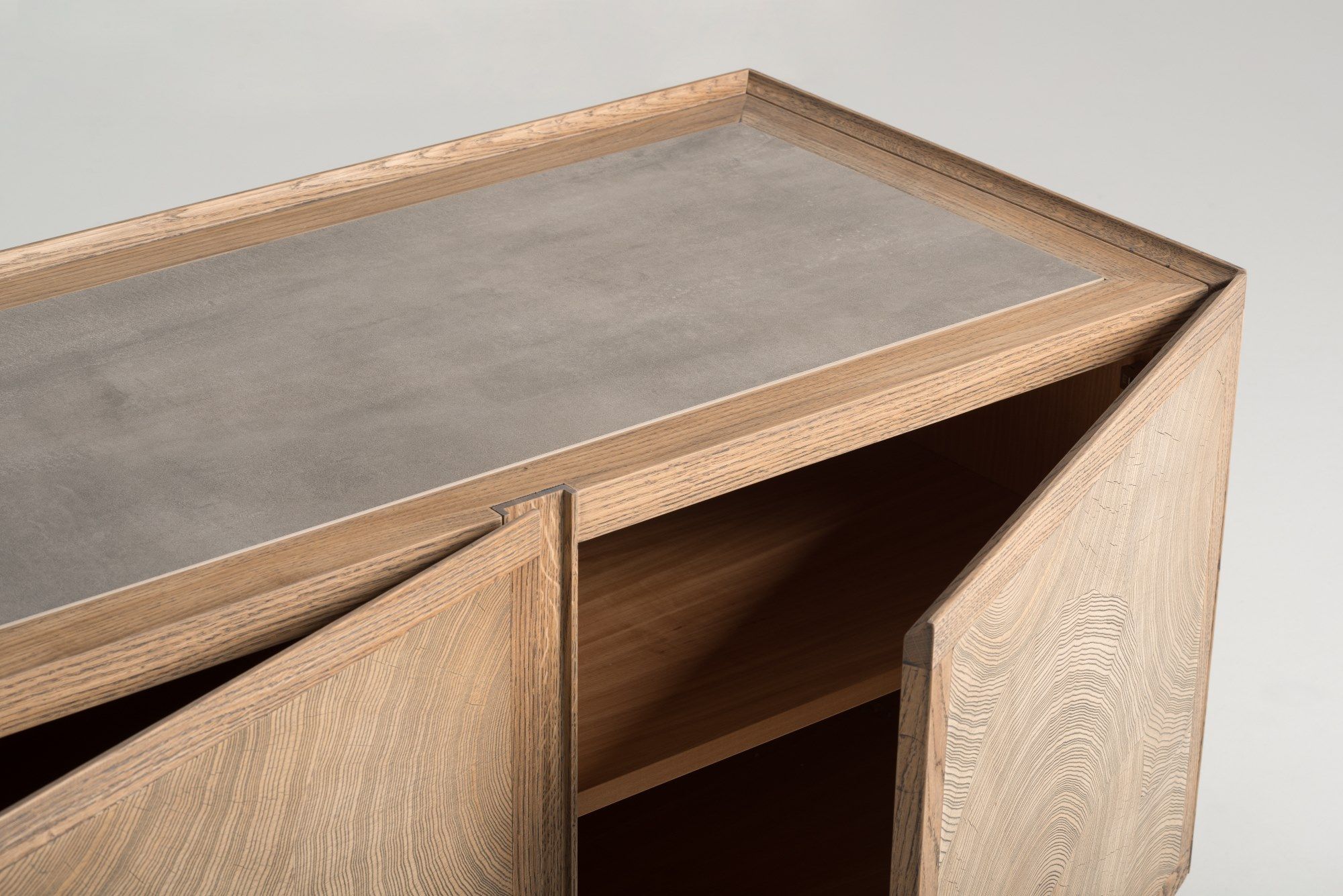 Шкаф из шпона и бетона с распашными дверями Mantellassi 1926 Tury ARCH-00146334 - Вид №3