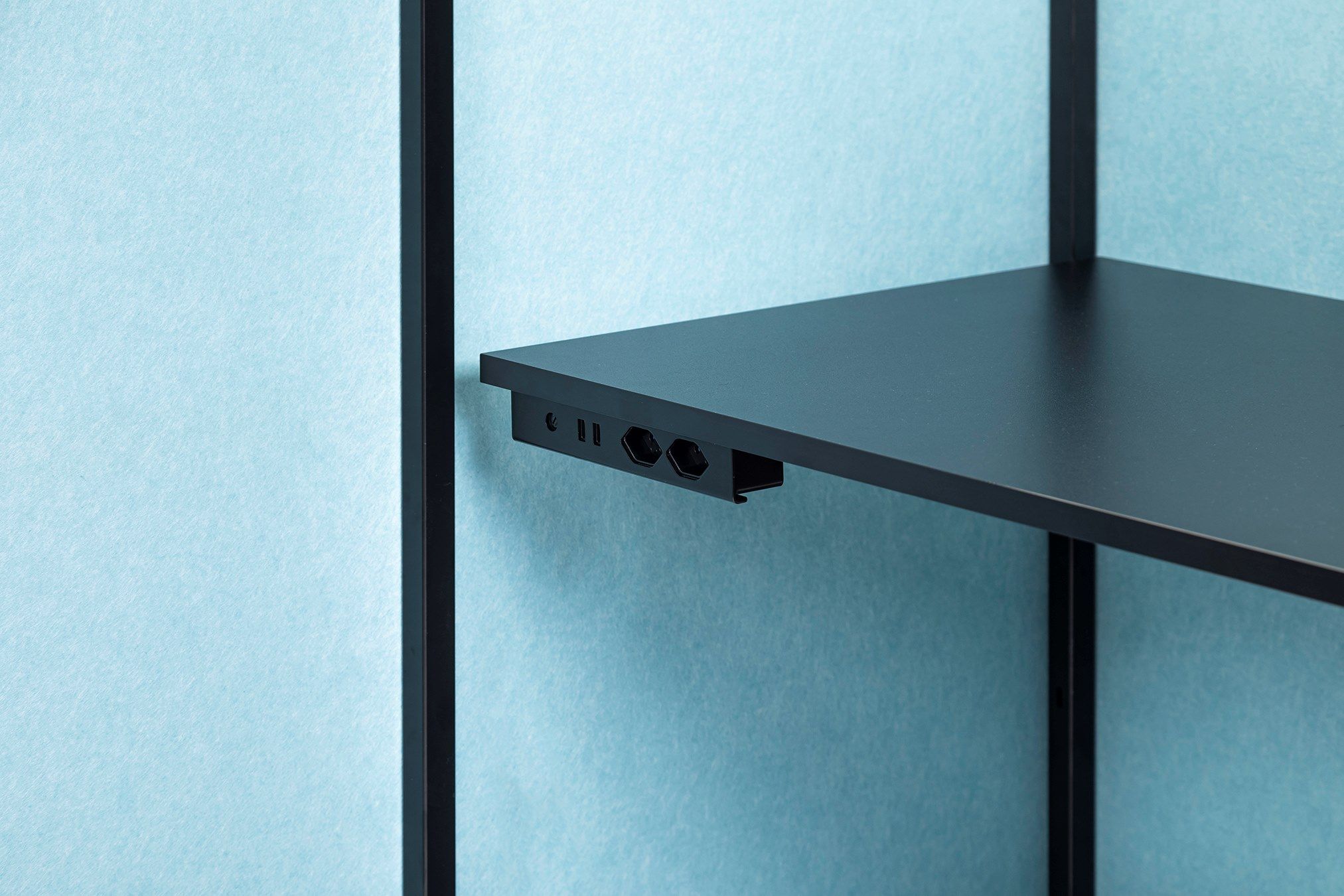 Рециркулированный ПЭТ регулируемая высота стол на колесах с электрической розеткой ECHOJAZZ MCART ARCH-00131553 - Вид №17