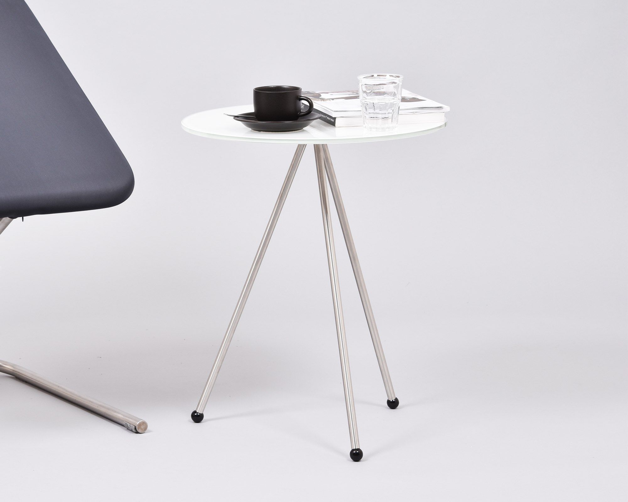 Круглый журнальный столик из нержавеющей стали и стекла SCHNEEWEISS interior Tres ARCH-00036704 - Вид №1