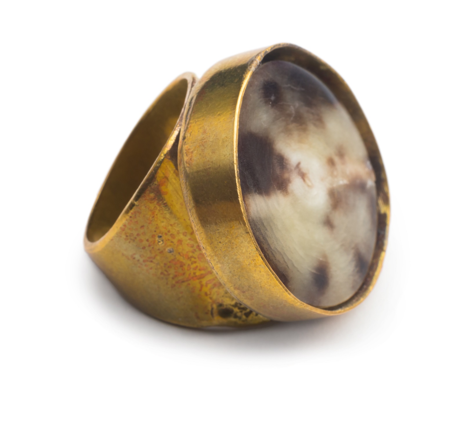 S14 Кольцо, латунь, круглое, вставка из кости Arisztid Szendy Santreyd 