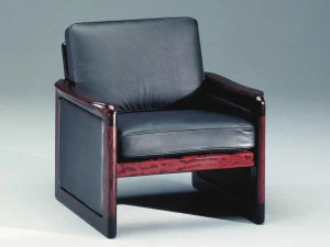 Dyrlund Кожаное кресло в классическом стиле с подлокотниками  7820