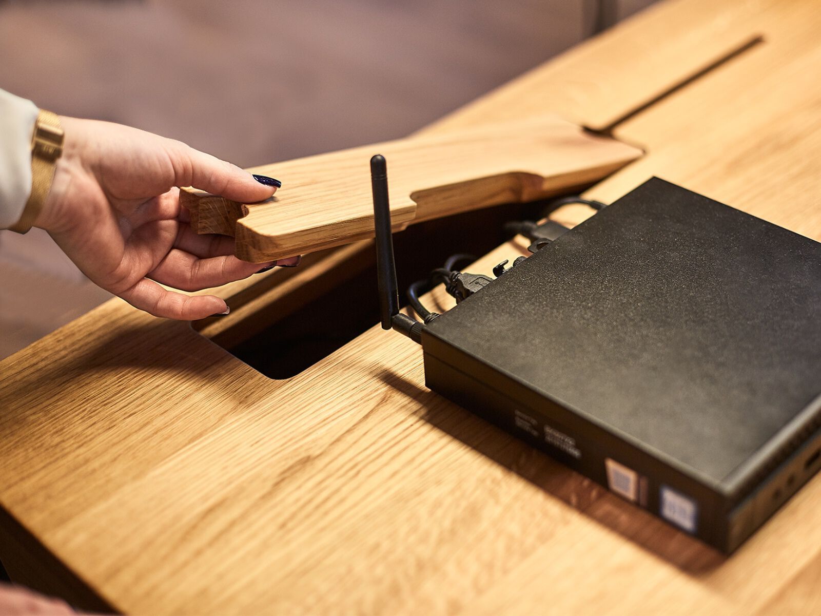 Стол из массива дерева с регулируемой высотой sixay furniture UPP! Height Adjustable Desk ARCH-00020749 - Вид №4