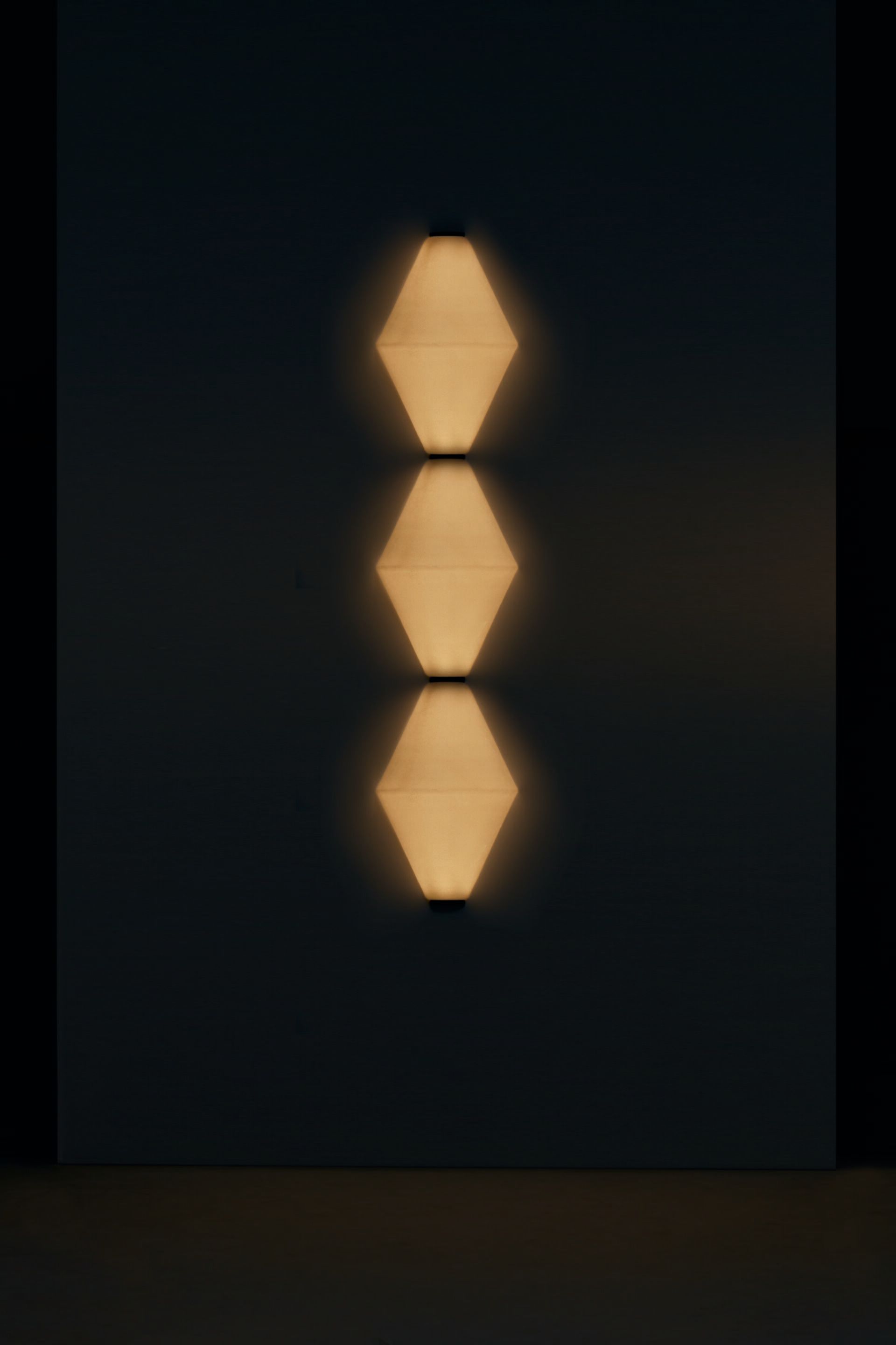 Светодиодный настенный светильник из опалового стекла DE PADOVA Helium ARCH-00041100 - Вид №8