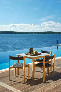 Квадратный садовый стол из композитного материала