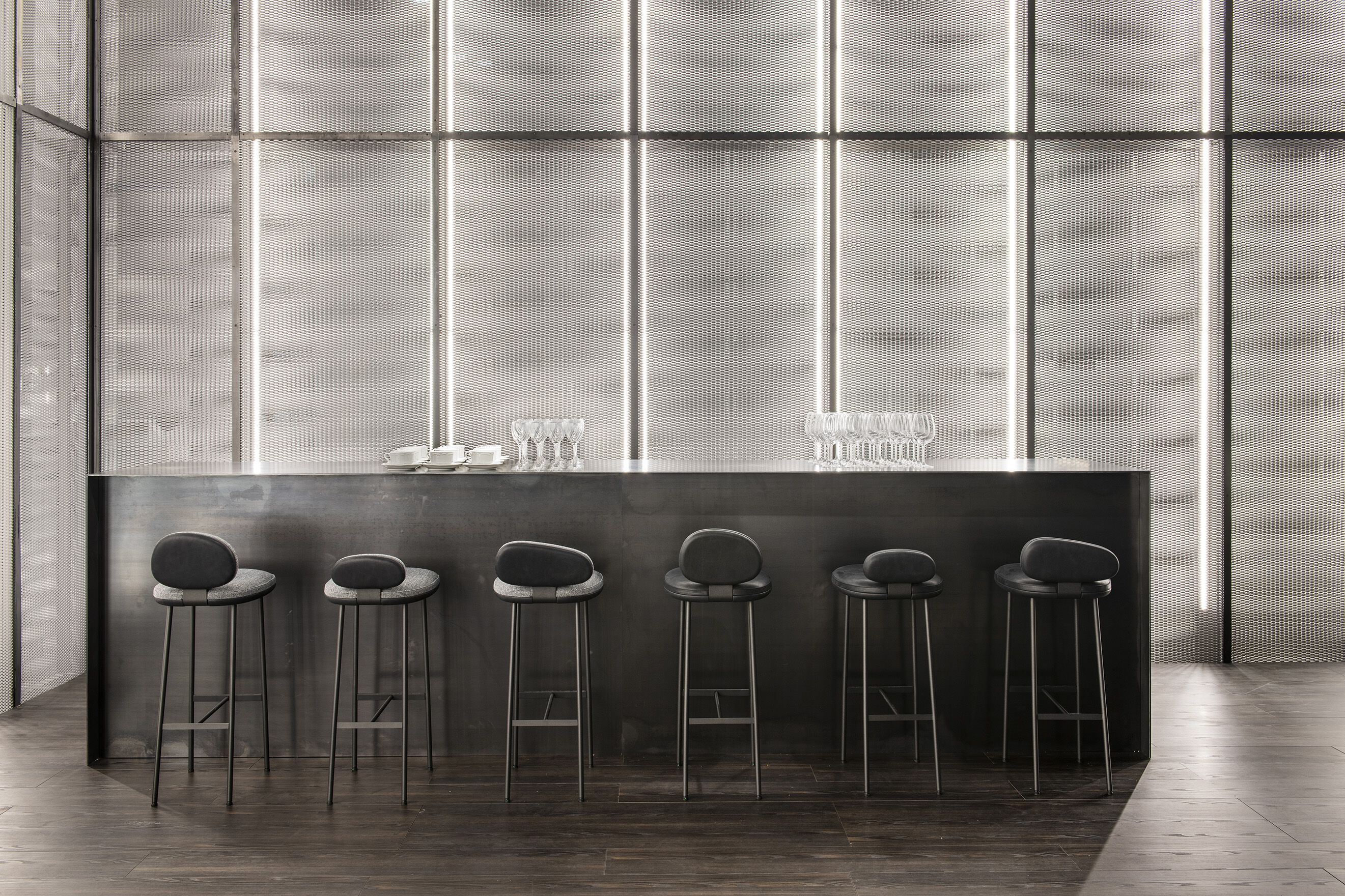 Высокий кожаный стул Living Divani Pebble ARCH-00005562