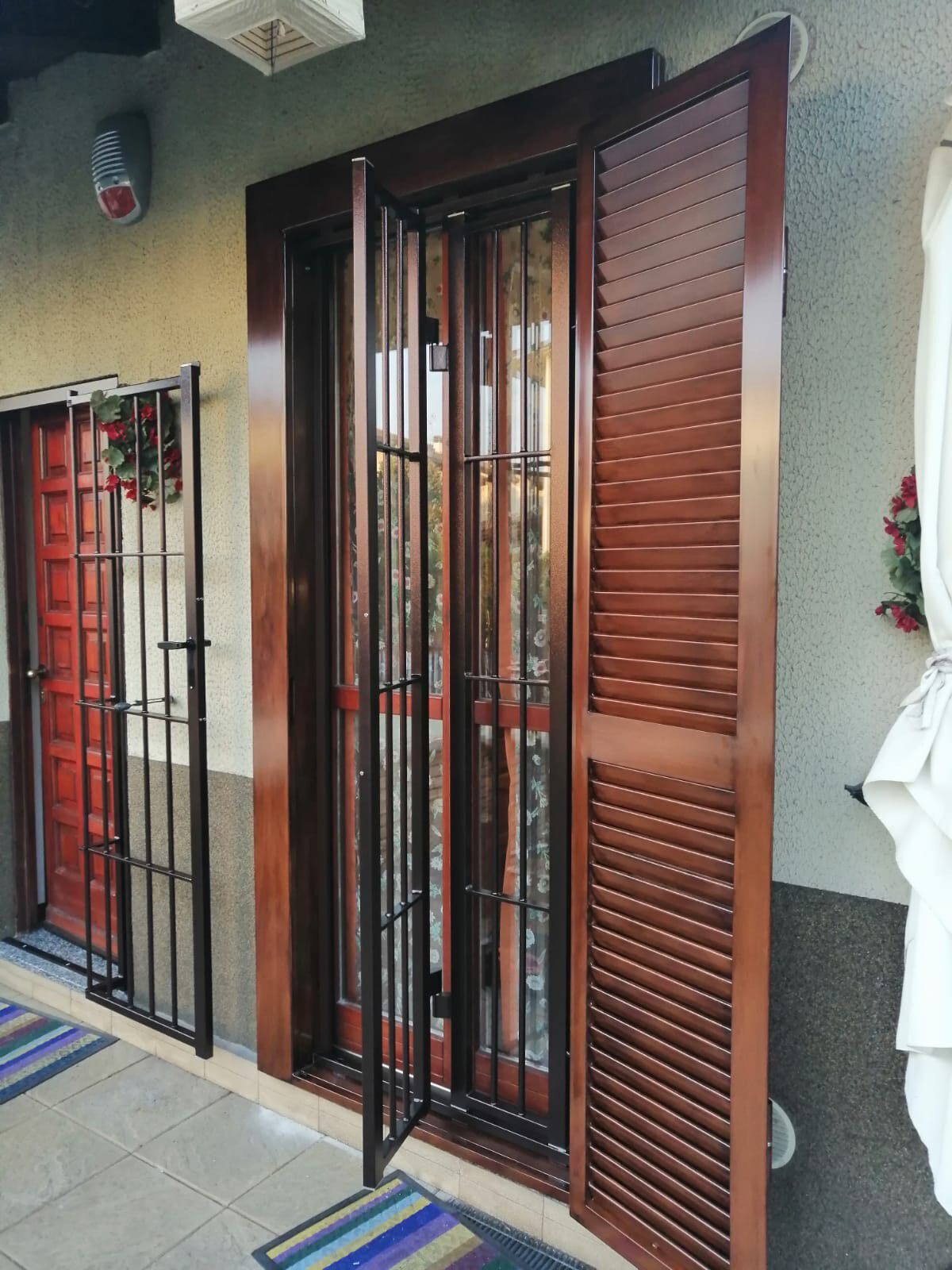 Стальные бронированные жалюзи с фиксированными ламелями Centro Inferriate Persiane blindate ARCH-00088639 - Вид №1