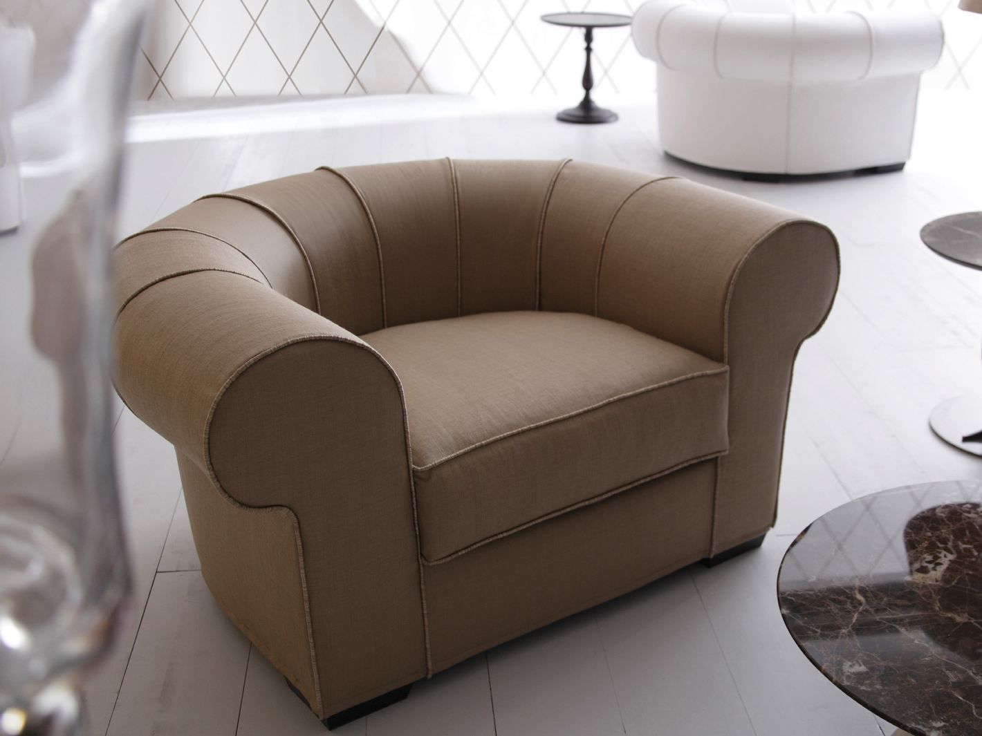 Тканевое кресло с подлокотниками OPERA CONTEMPORARY Fedora ARCH-00105582