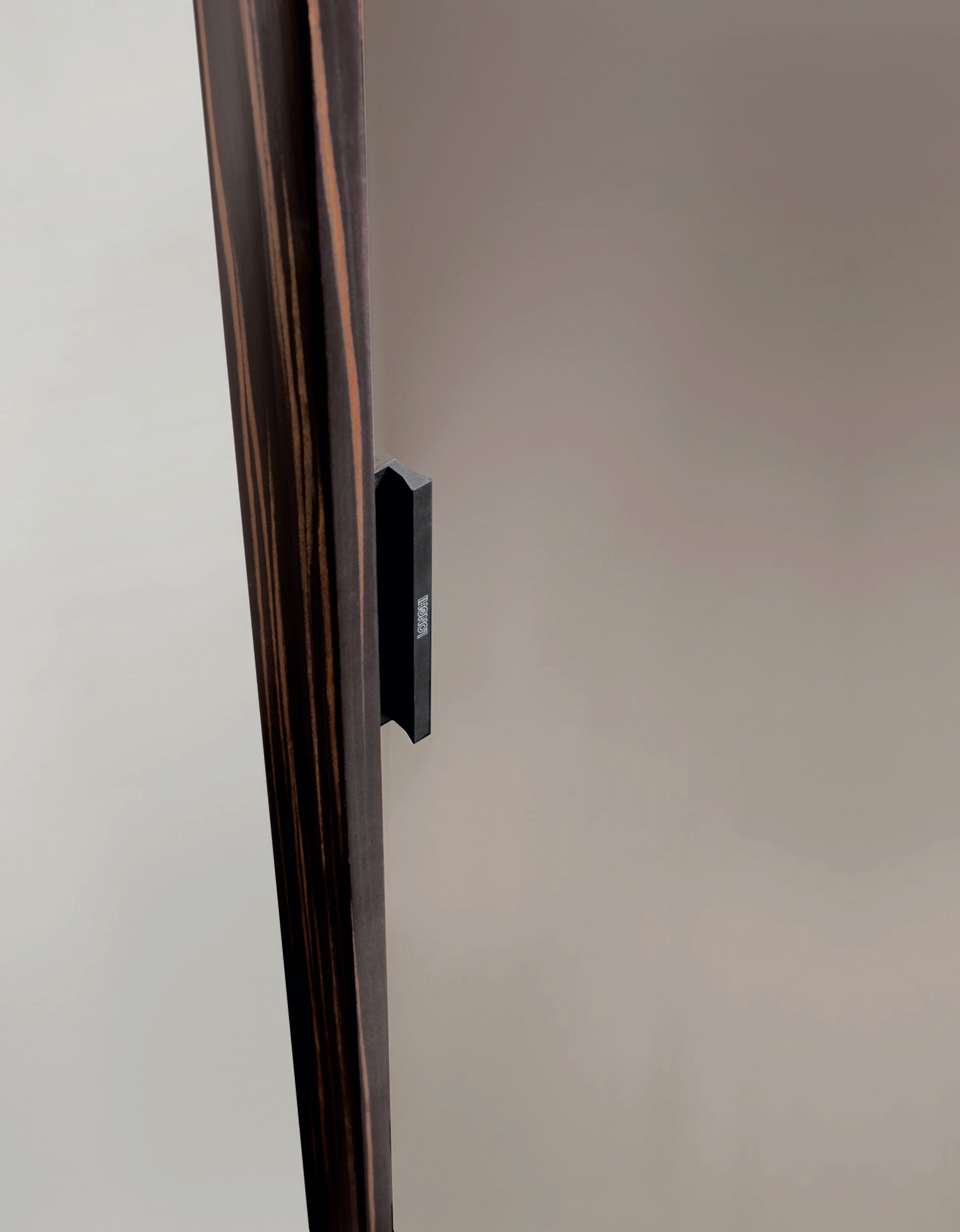 Лакированная стеклянная дверь Longhi Aluminiun Chic-Doors ARCH-00125169 - Вид №2