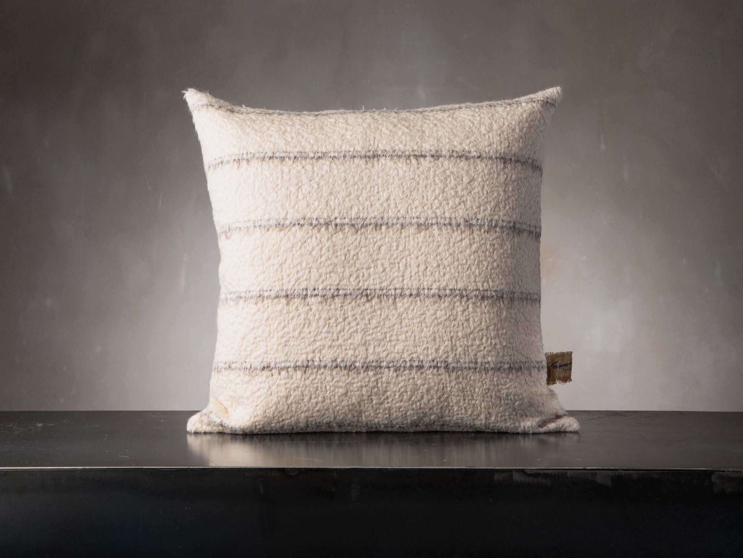 Квадратная подушка из мохера The House of Lyria GLYCERIE ARCH-00099258